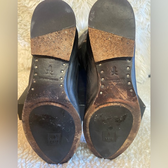 W 9.5 Black FRYE Cindy Piping Boot - Picture 6 of 8
